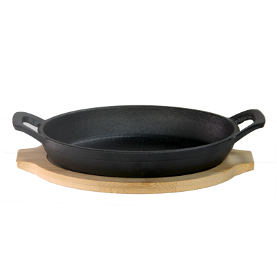 Oval cast iron skillet with wooden tray 22cm